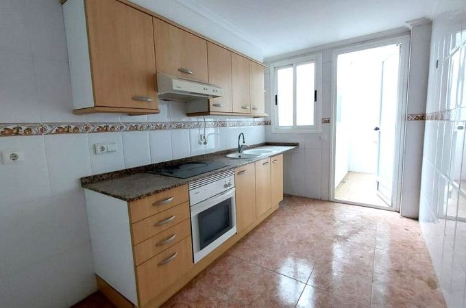 Ref ALRE-03184. A 111m2 apartment for sale in Calle del Mar, 4,  Xeraco, Valencia, Spain.