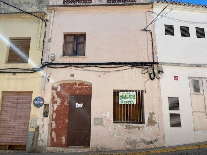 Ref GIRE-1218001, 114m2 townhouse for sale in Calle Nazareno 4, Oliva, Valencia, Spain.