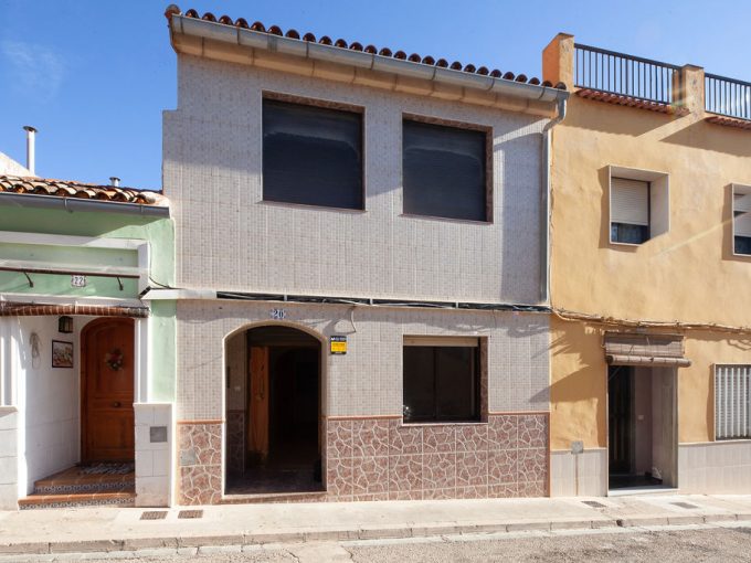 158m2 townhouse for sale in C/ Les Fontetes Cantus