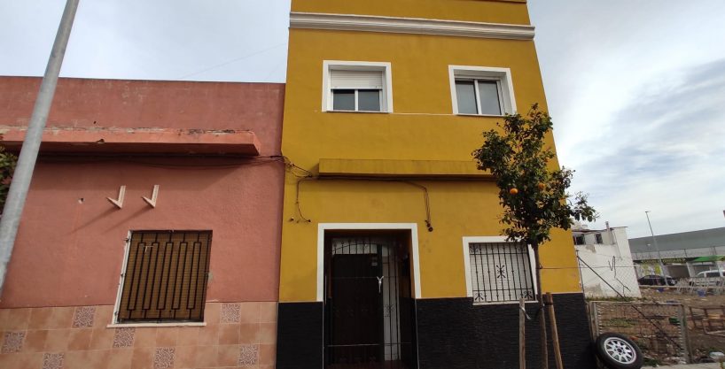 101m2 townhouse for sale in C/ Materna