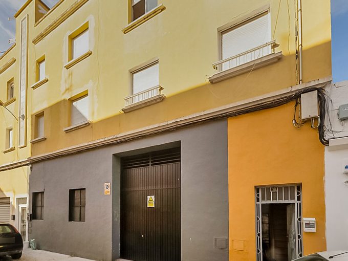 90m2 apartment for sale in C/ Castellar