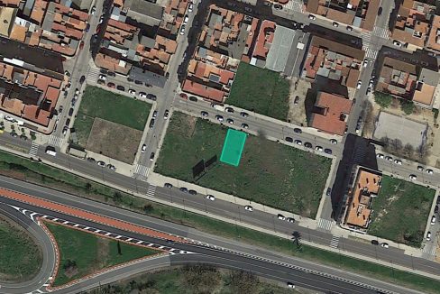 180m2 urban land for building for sale in C/ Ausias March