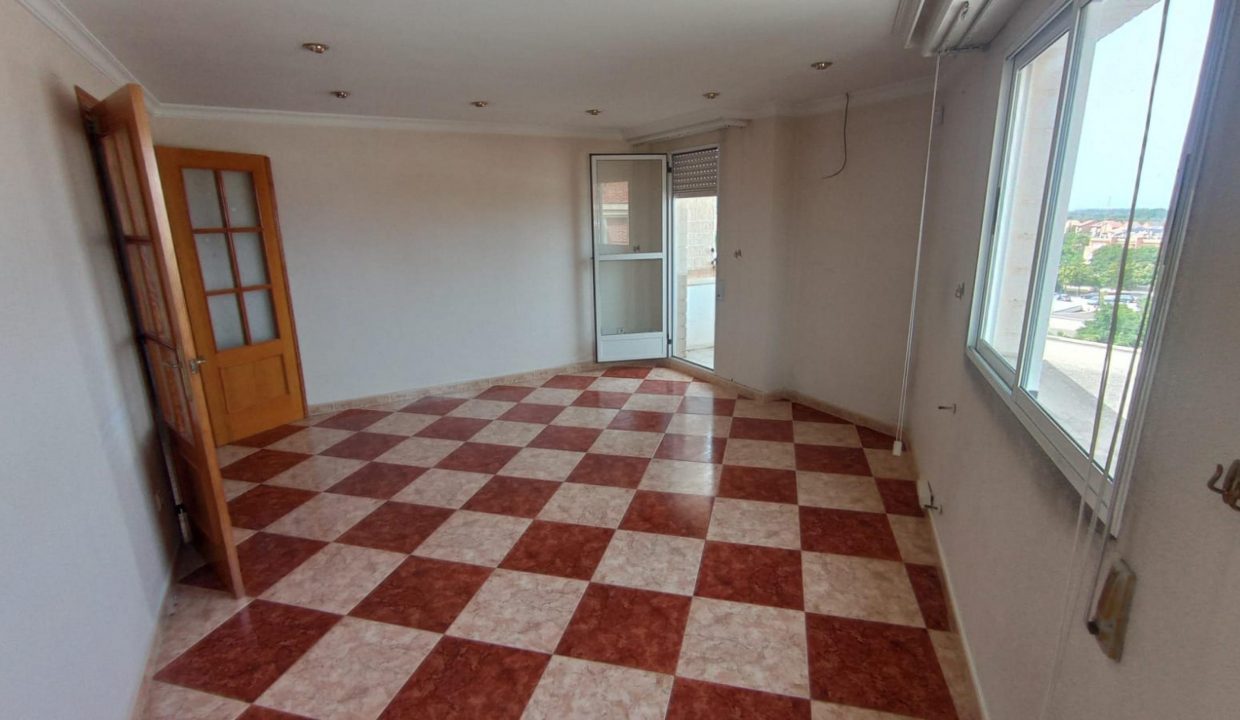 88m2 apartment for sale in C/ Poeta Llorente