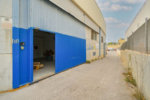 501m2 warehouse for sale in C/ Benimantell