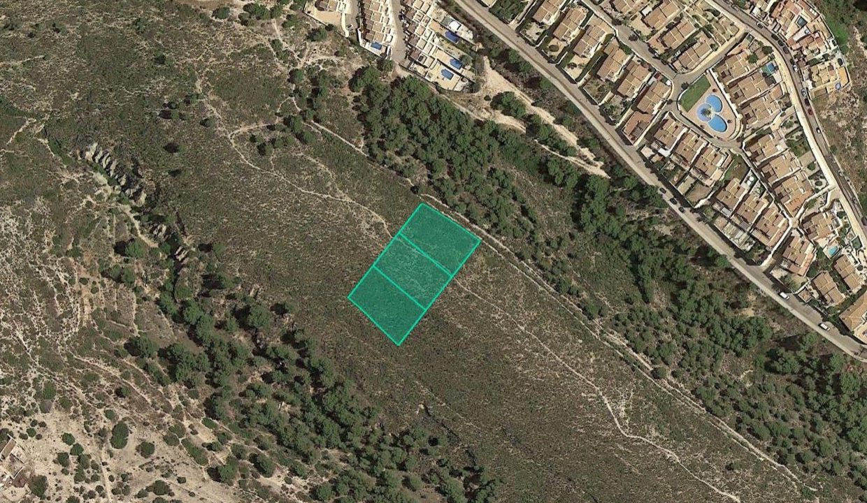 1000m2 urbanizable land for later to build for sale in UR Sector Plan Parcial 4/1 - Ciudad Médico-Residencial -