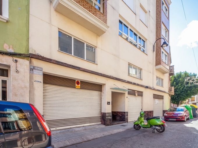 474m2 business premises for sale in C/ Doctor Ferrán