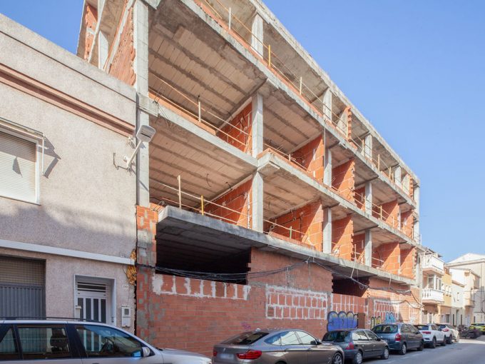 1070m2 20 apartments and 46 parking spaces for sale in C/ Sant Ramón