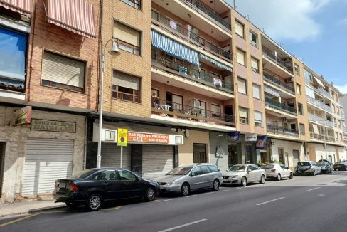142m2 business premises for sale in LLEVANT