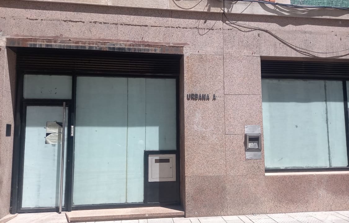 m2 business premises for sale in Avenida Republica Argentina. Gandia