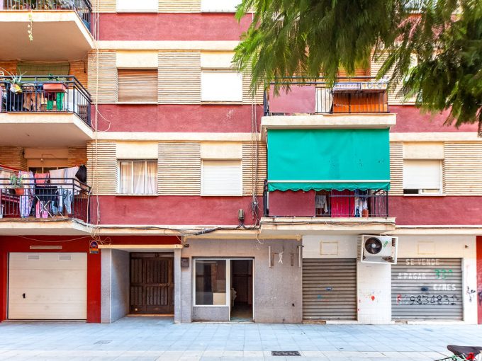 Ref M95215. A 60m2 business premises for sale in Calle Pintor Josep Ribera