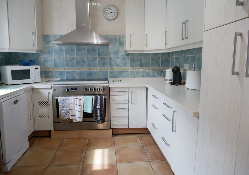 335m2 5 bedroom villa with large pool for sale in La Drova Barx Valencia Spain10