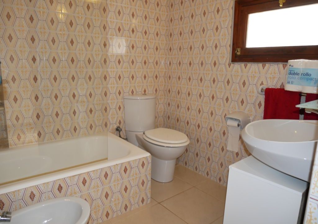 335m2 5 bedroom villa with large pool for sale in La Drova Barx Valencia Spain11