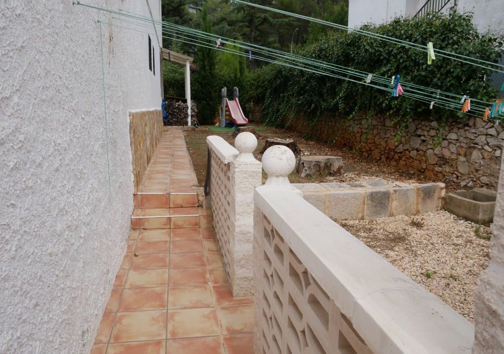 335m2 5 bedroom villa with large pool for sale in La Drova Barx Valencia Spain20