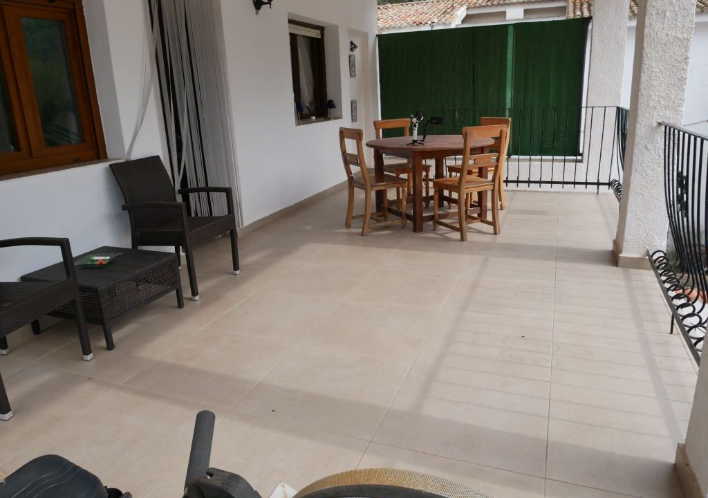 335m2 5 bedroom villa with large pool for sale in La Drova Barx Valencia Spain28
