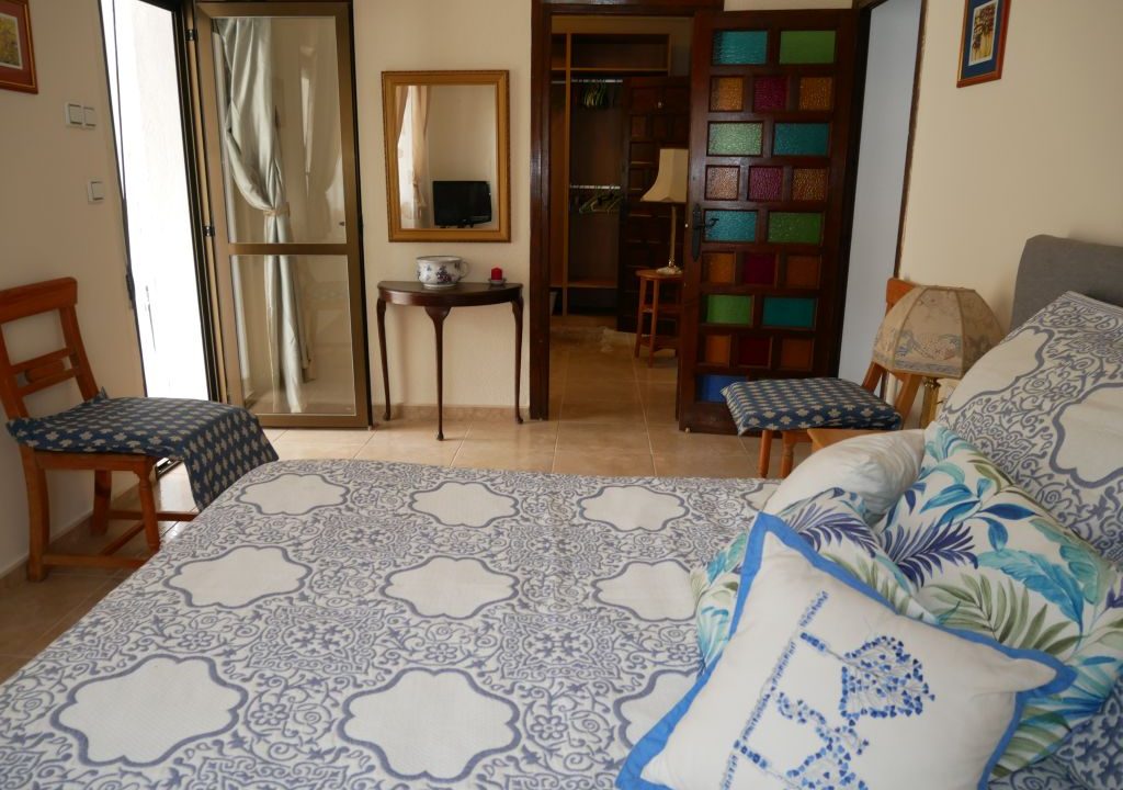 335m2 5 bedroom villa with large pool for sale in La Drova Barx Valencia Spain32