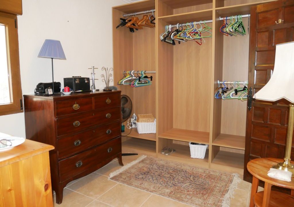335m2 5 bedroom villa with large pool for sale in La Drova Barx Valencia Spain33