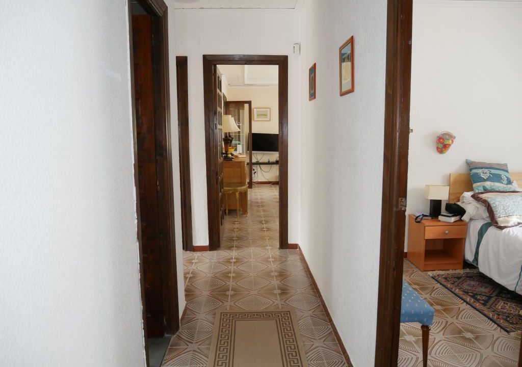 335m2 5 bedroom villa with large pool for sale in La Drova Barx Valencia Spain35