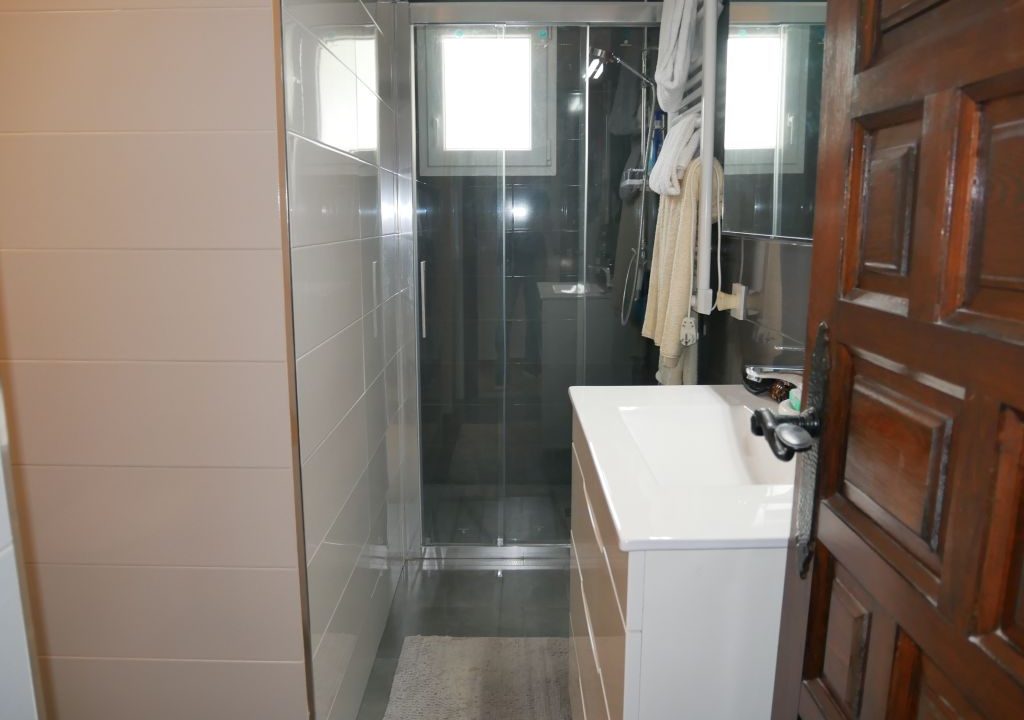 335m2 5 bedroom villa with large pool for sale in La Drova Barx Valencia Spain38