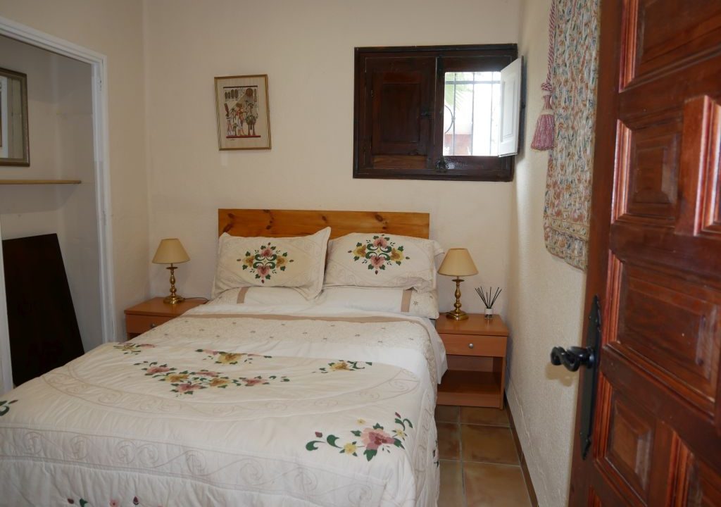 335m2 5 bedroom villa with large pool for sale in La Drova Barx Valencia Spain6