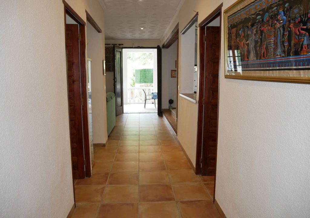335m2 5 bedroom villa with large pool for sale in La Drova Barx Valencia Spain8