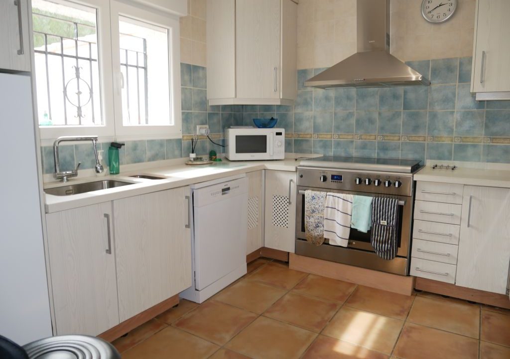 335m2 5 bedroom villa with large pool for sale in La Drova Barx Valencia Spain9