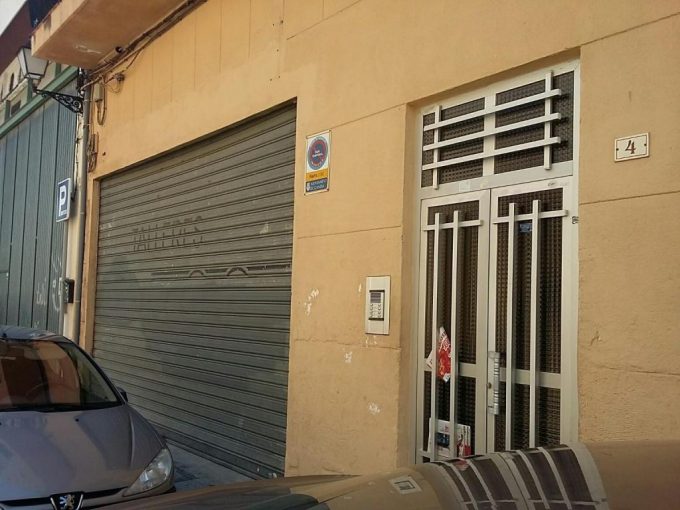 EXCCS-02157-0001. A 170 business premises for sale in Gandia Valencia Spain