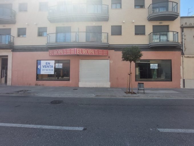EXCCS-01827-0001. A 653 business premises for sale in Gandia Valencia Spain
