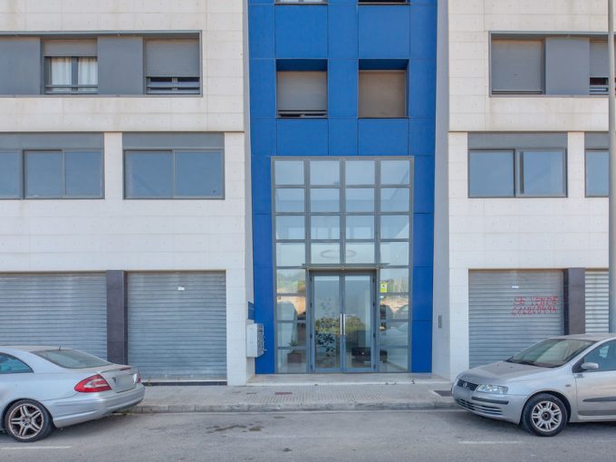 EXCKC-01464-0001. A 379 business premises for sale in Oliva Valencia Spain