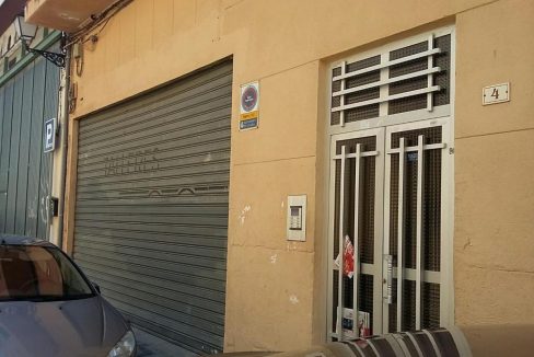 EXCCS-02157-0001. A 170 business premises for sale in Gandia Valencia Spain