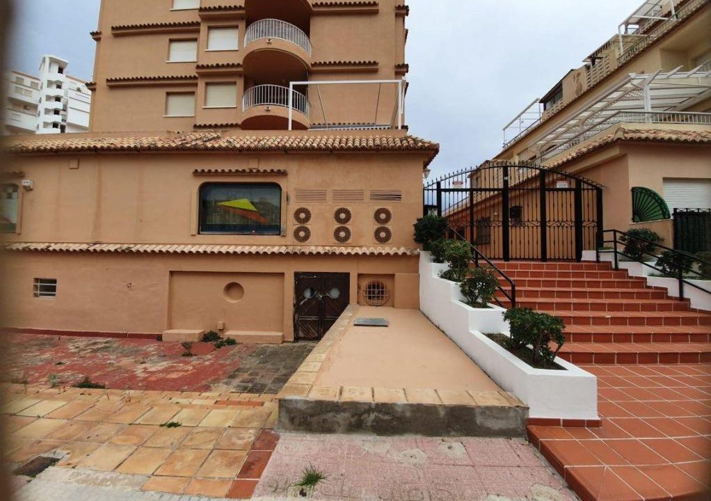 rTq060nAaYv