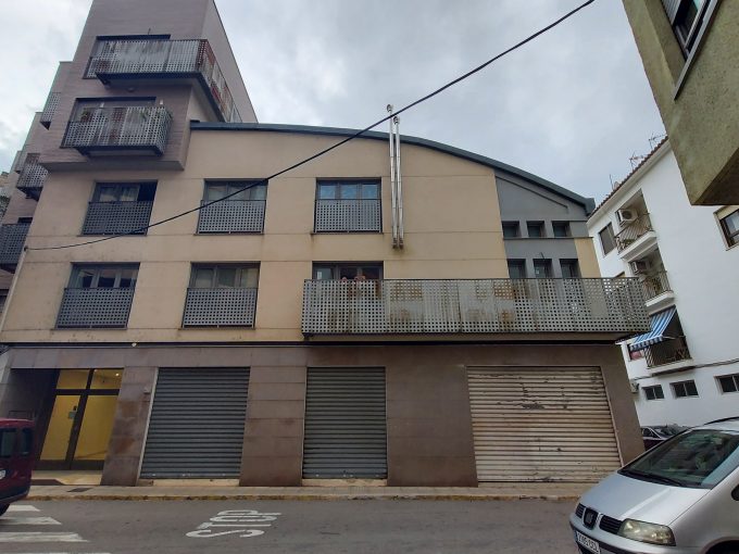 EXCCS-02224-0001. A 229 business premises for sale in Oliva Valencia Spain