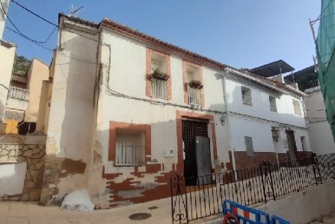 EXCCG-30052-0001. A 162 townhouse of 2 apartments for sale in Palma de Gandia Valencia Spain
