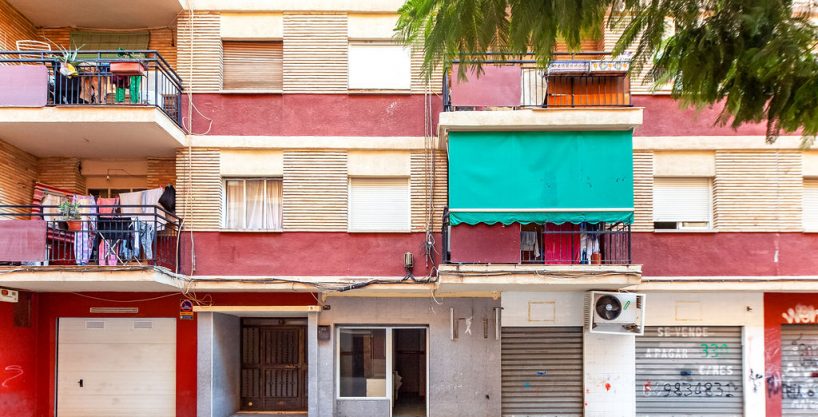 EXCCG-35871-0001. A 60 business premises for sale in Gandia Valencia Spain